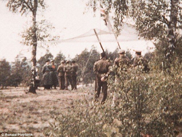 Famous, Infamous and Iconic Photographs (45 pics + text)