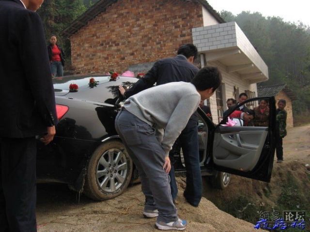 Chinese Wedding Fail (9 pics)