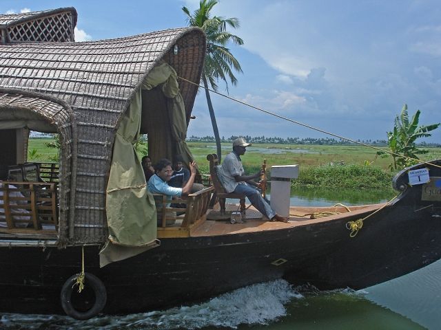Amazing Houseboats (21 pics)