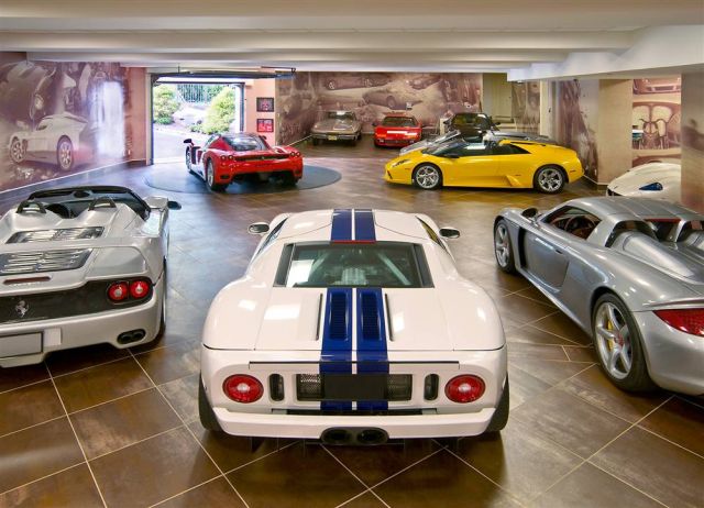 Awesome and Most Beautiful Garages for Super Cars (54 pics)
