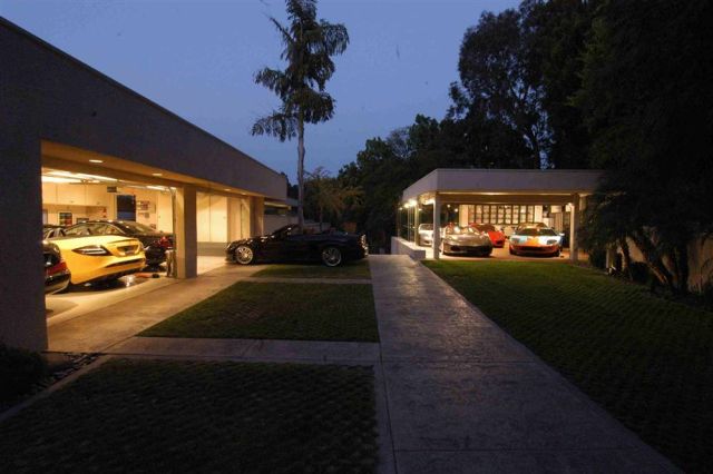 Awesome and Most Beautiful Garages for Super Cars (54 pics)