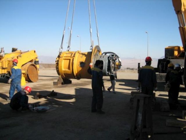 Assembling of BelAZ Vehicles (16 pics)