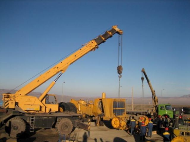 Assembling of BelAZ Vehicles (16 pics)