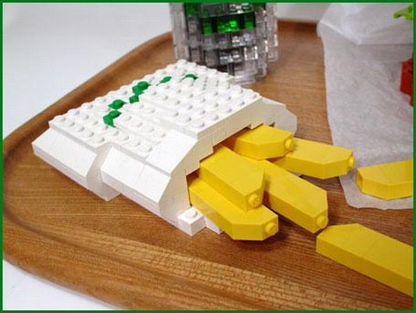 Lego Cheeseburger (7 pics)
