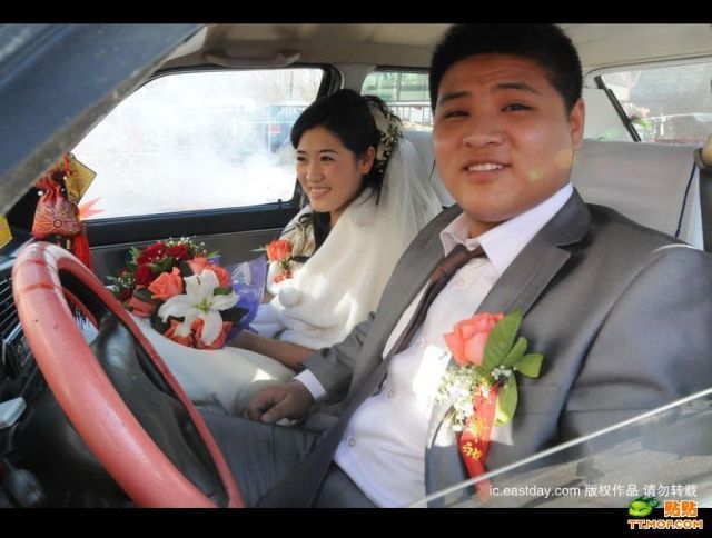 Wedding Procession Able to Surprise Many People (8 pics)