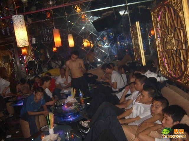 Chinese ‘Bros’ (28 pics)