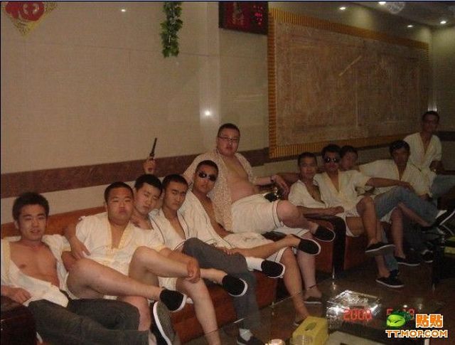 Chinese ‘Bros’ (28 pics)