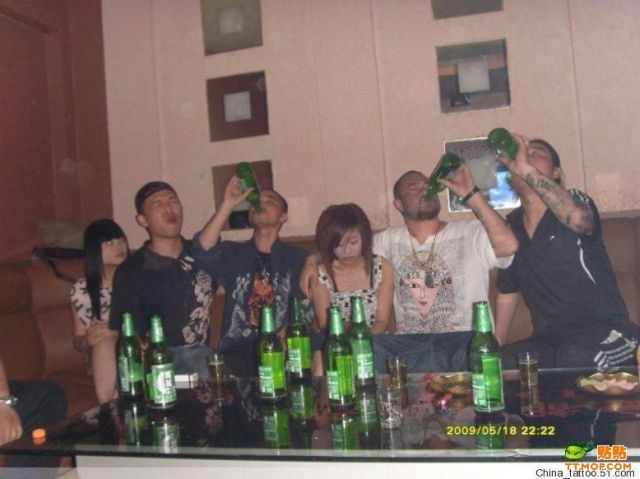 Chinese ‘Bros’ (28 pics)
