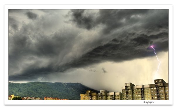 Incredible and Unique Shots of Stormy Clouds (10 pics)