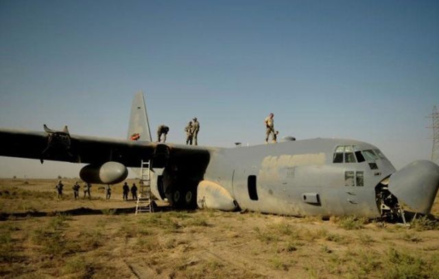 Emergency Landing (18 pics)