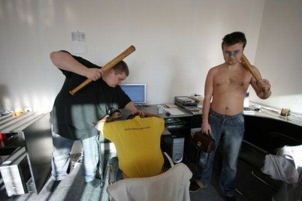How to Entertain Yourself at Work (37 pics)