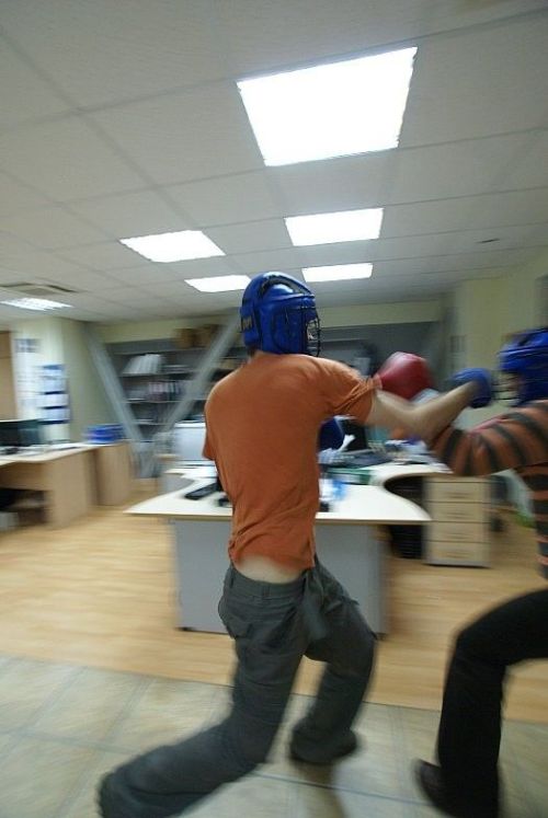 How to Entertain Yourself at Work (37 pics)