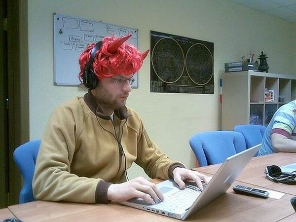 How to Entertain Yourself at Work (37 pics)