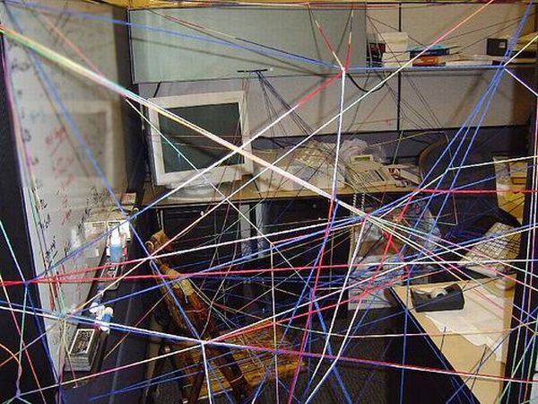 How to Entertain Yourself at Work (37 pics)