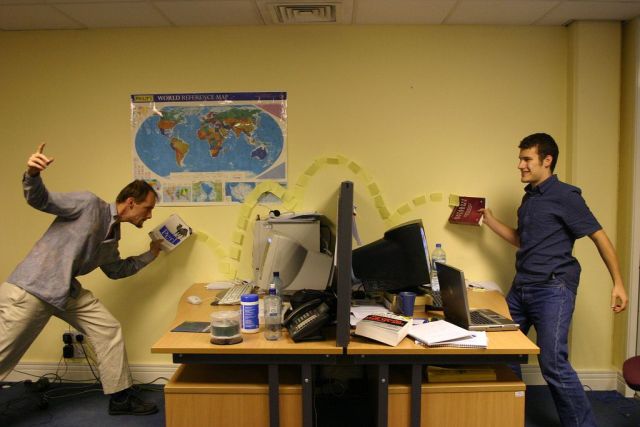 How to Entertain Yourself at Work (37 pics)