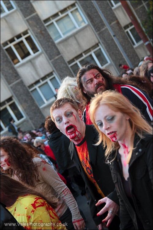 Zombie Walk in Glasgow (42 pics)
