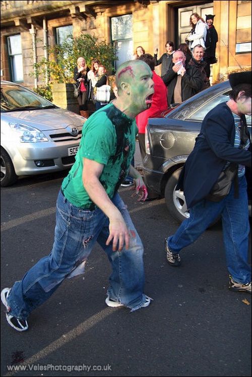 Zombie Walk in Glasgow (42 pics)
