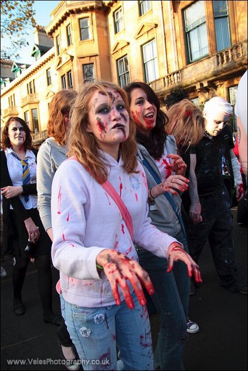 Zombie Walk in Glasgow (42 pics)