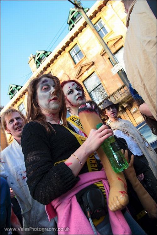 Zombie Walk in Glasgow (42 pics)
