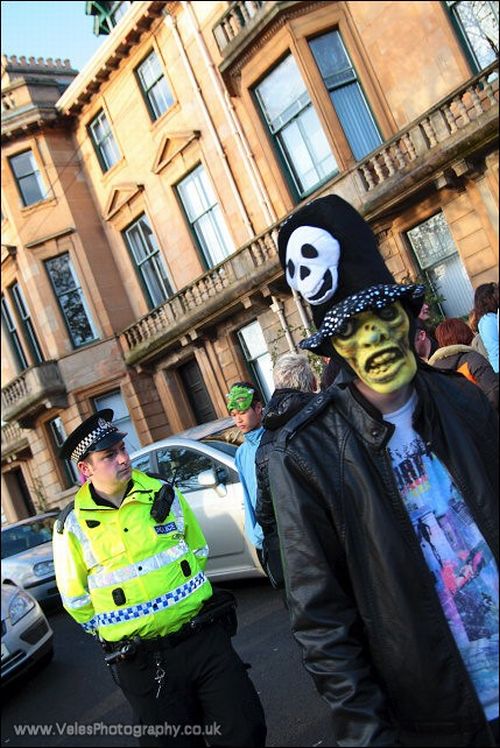 Zombie Walk in Glasgow (42 pics)