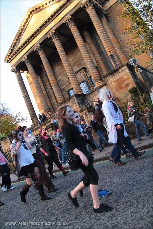 Zombie Walk in Glasgow (42 pics)