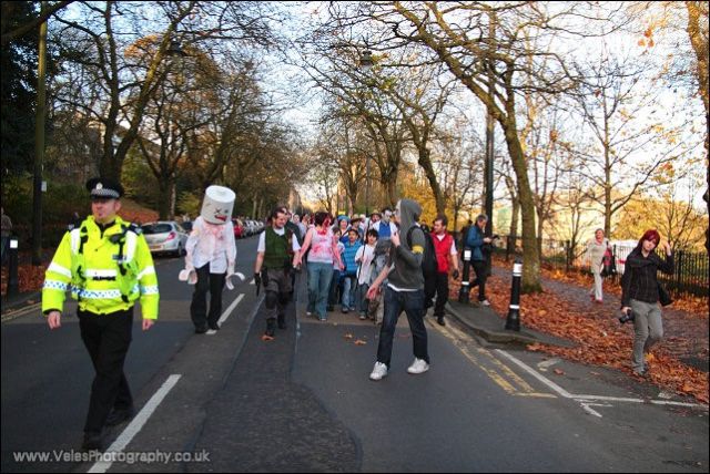 Zombie Walk in Glasgow (42 pics)