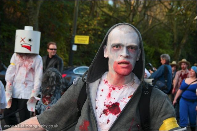Zombie Walk in Glasgow (42 pics)