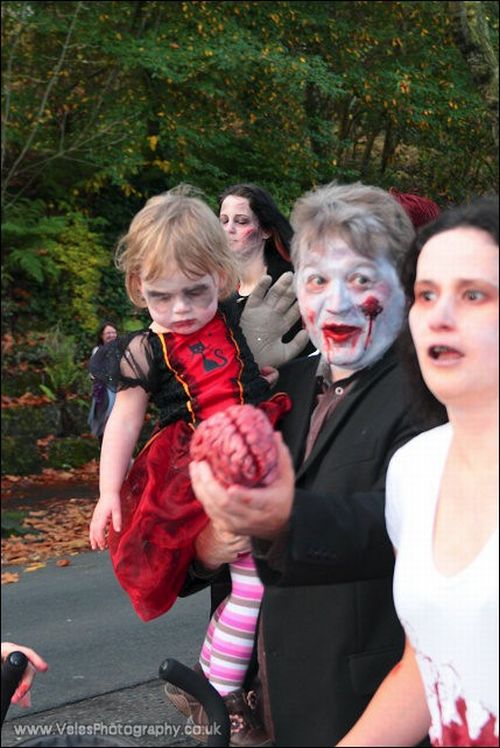 Zombie Walk in Glasgow (42 pics)