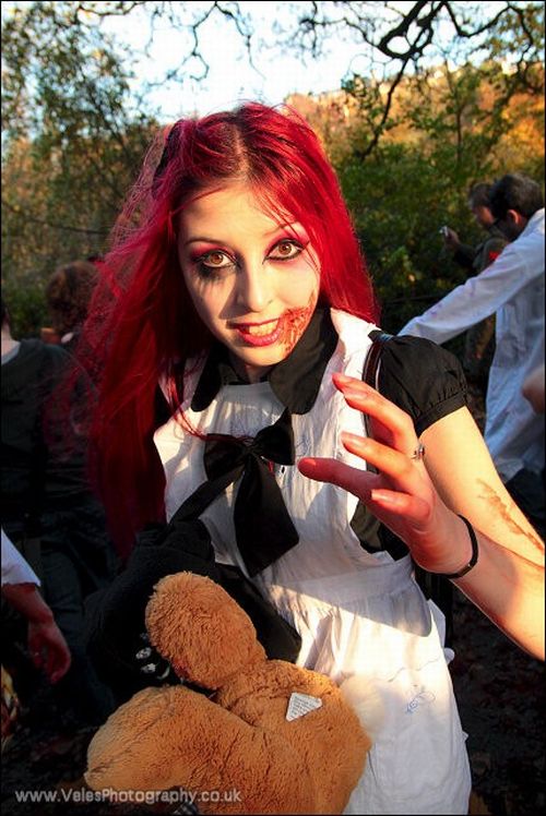 Zombie Walk in Glasgow (42 pics)