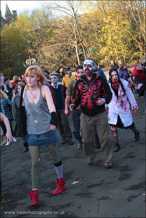 Zombie Walk in Glasgow (42 pics)