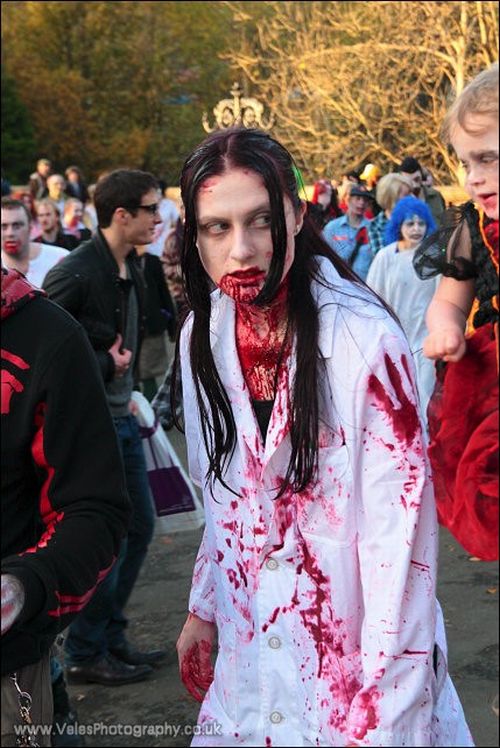 Zombie Walk in Glasgow (42 pics)