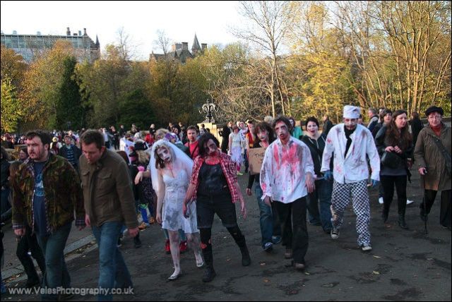 Zombie Walk in Glasgow (42 pics)