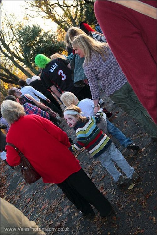Zombie Walk in Glasgow (42 pics)