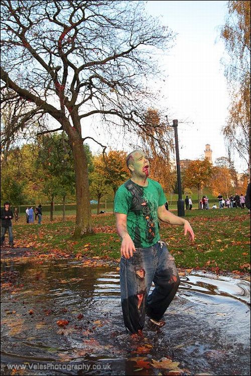 Zombie Walk in Glasgow (42 pics)