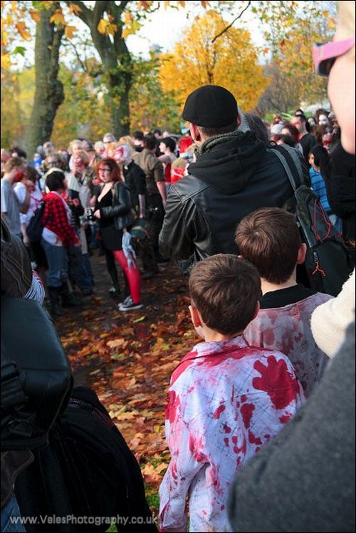 Zombie Walk in Glasgow (42 pics)