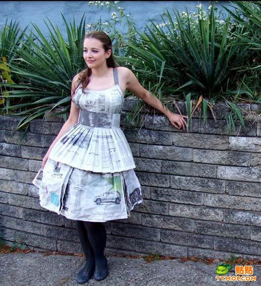 Newspaper Dress (8 pics)