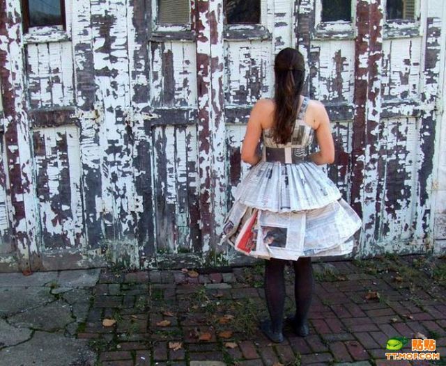 Newspaper Dress (8 pics)