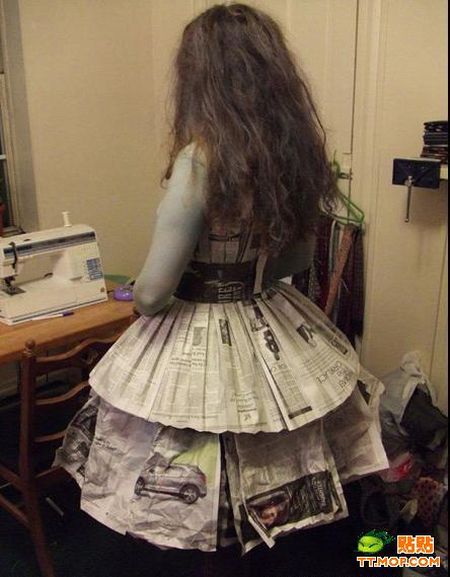 Newspaper Dress (8 pics)