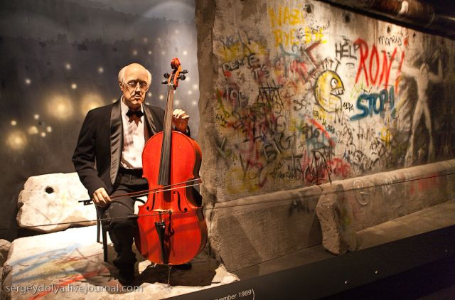 Grevin Wax Museum (24 pics)