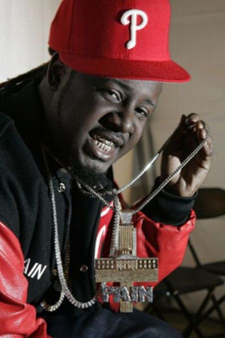 Most Ridiculous Chains of Rappers (22 pics)