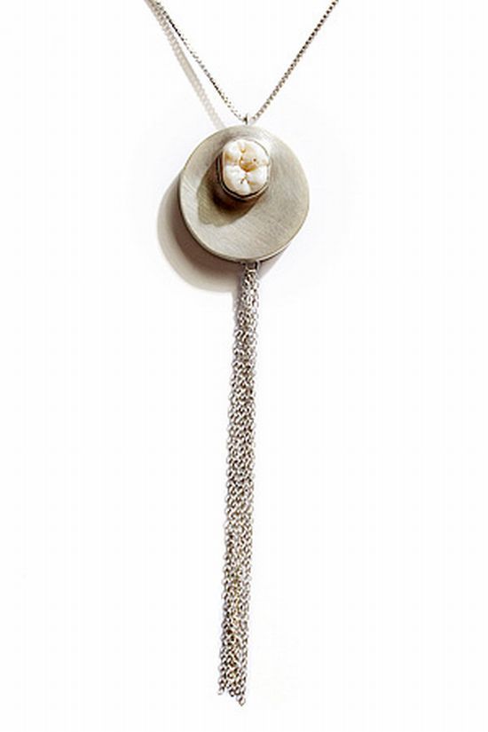 Jewelry with Teeth (10 pics)