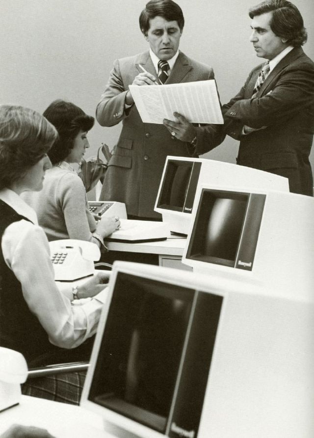 Retro Offices (35 pics)