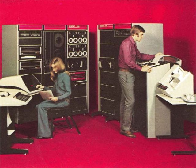 Retro Offices (35 pics)