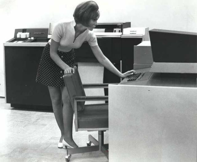 Retro Offices (35 pics)
