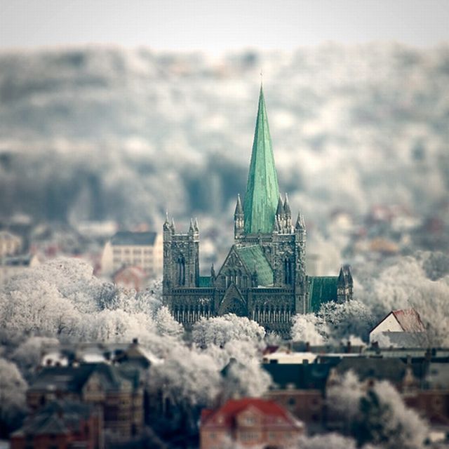 Stunning Tilt-Shift Photography (67 pics)