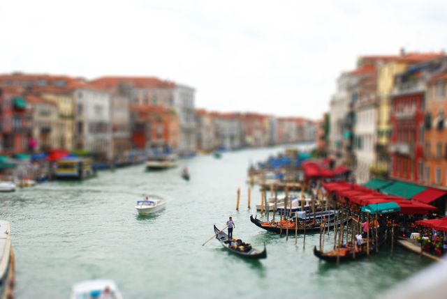 Stunning Tilt-Shift Photography (67 pics)