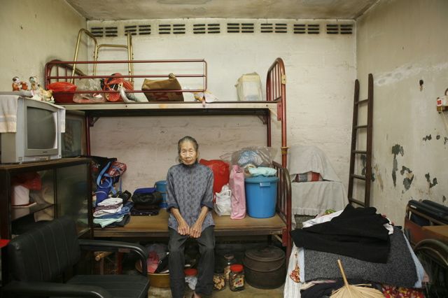 Living on 100 sq feet For Years (100 pics)