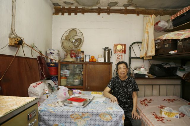 Living on 100 sq feet For Years (100 pics)