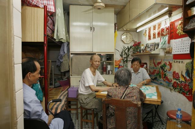 Living on 100 sq feet For Years (100 pics)