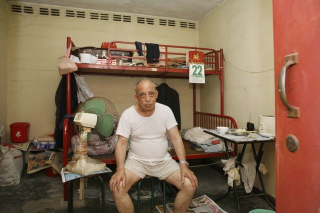 Living on 100 sq feet For Years (100 pics)